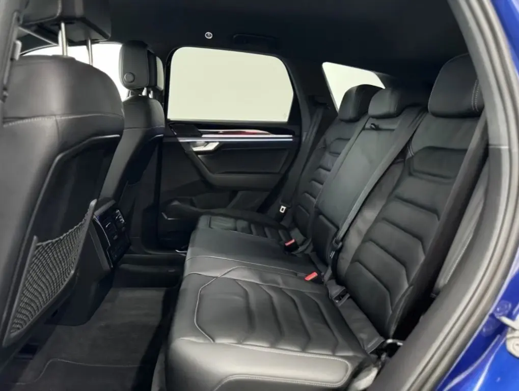 🚘Volkswagen Touareg R-Line 4Motion
Когда уже не «хочу попробовать», а «хочу ездить нормально»
2024 Май | 26 963 км |
Дизель 3.0 231 л.с | Сетка — социальная сеть от hh.ru