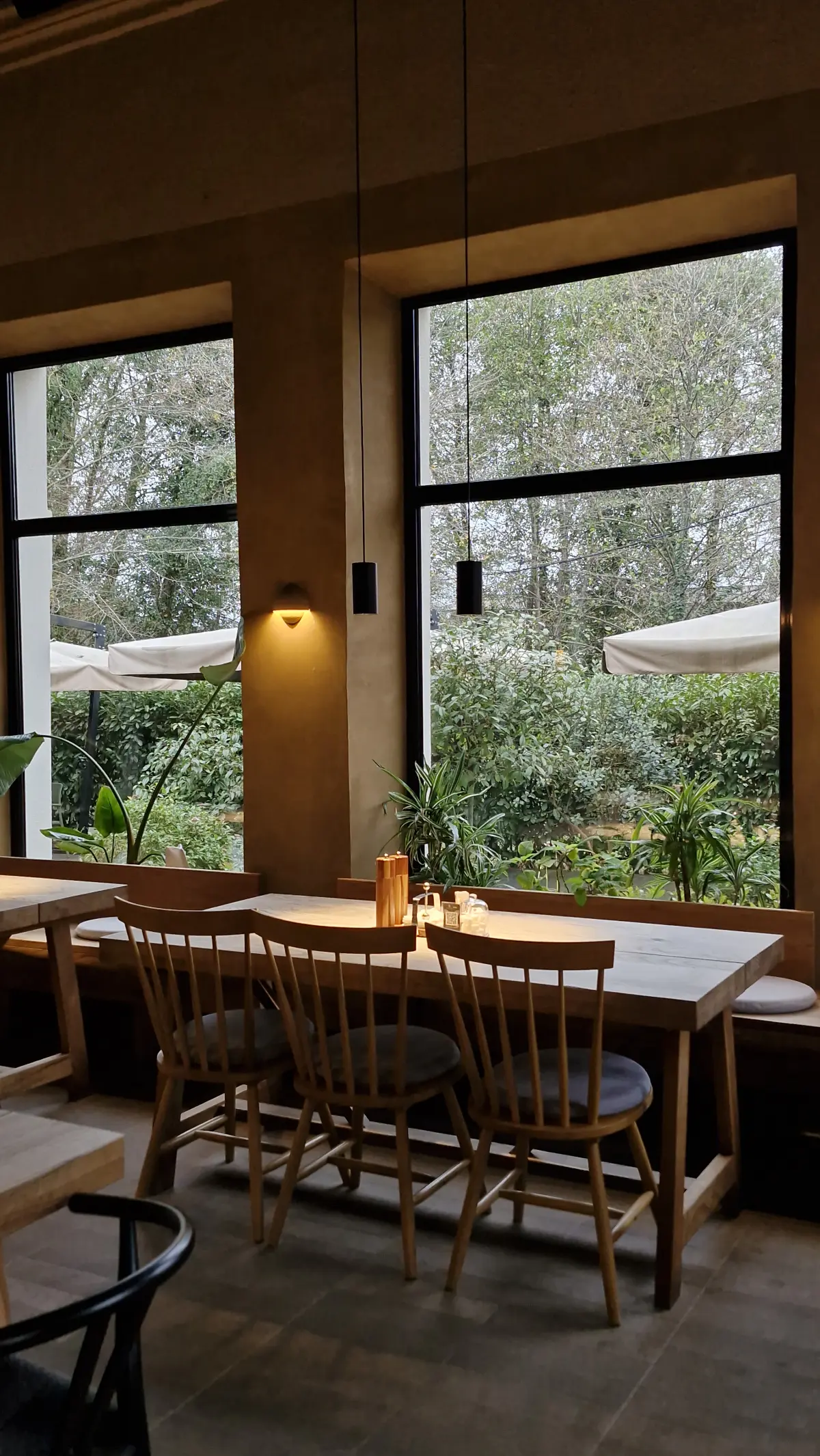 Человек- несовершенен  
Когда вы начнёте добиваться видимых результатов, вокруг будет вакуум и тишина) Вы увидите, как усиленно люди, даже близкие и друзья, будут не замечать вашего успеха | Сетка — социальная сеть от hh.ru