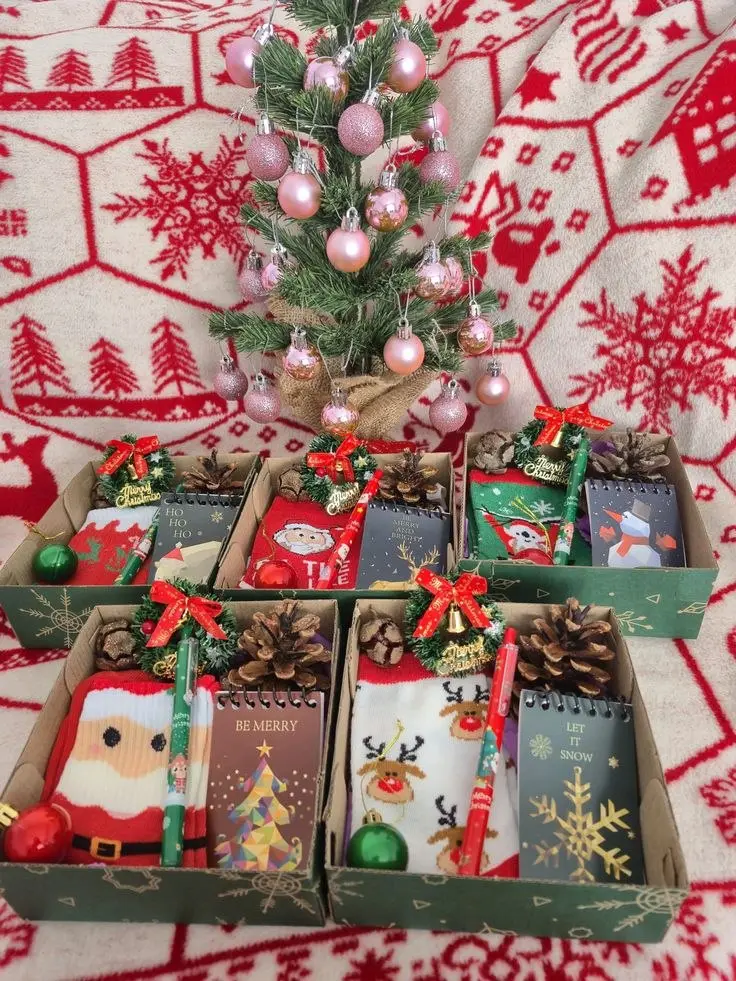 ✨ Представьте: уютный вечер, мерцающие огоньки гирлянды и ваш идеальный новогодний бокс…
Мы собрали для вас волшебство в одной коробке:
-ароматный чай с зимними нотками;
-шоколадные сюрпризы;
-милые а... | Сетка — социальная сеть от hh.ru