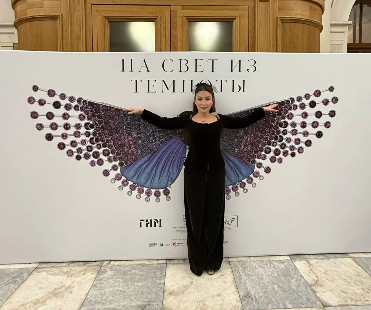 Выставка Ильгиза, филигранного ювелира с глубокими философскими задумками под каждым изделием проходит в Музее Революции, бывшем музее Ленина | Сетка — социальная сеть от hh.ru