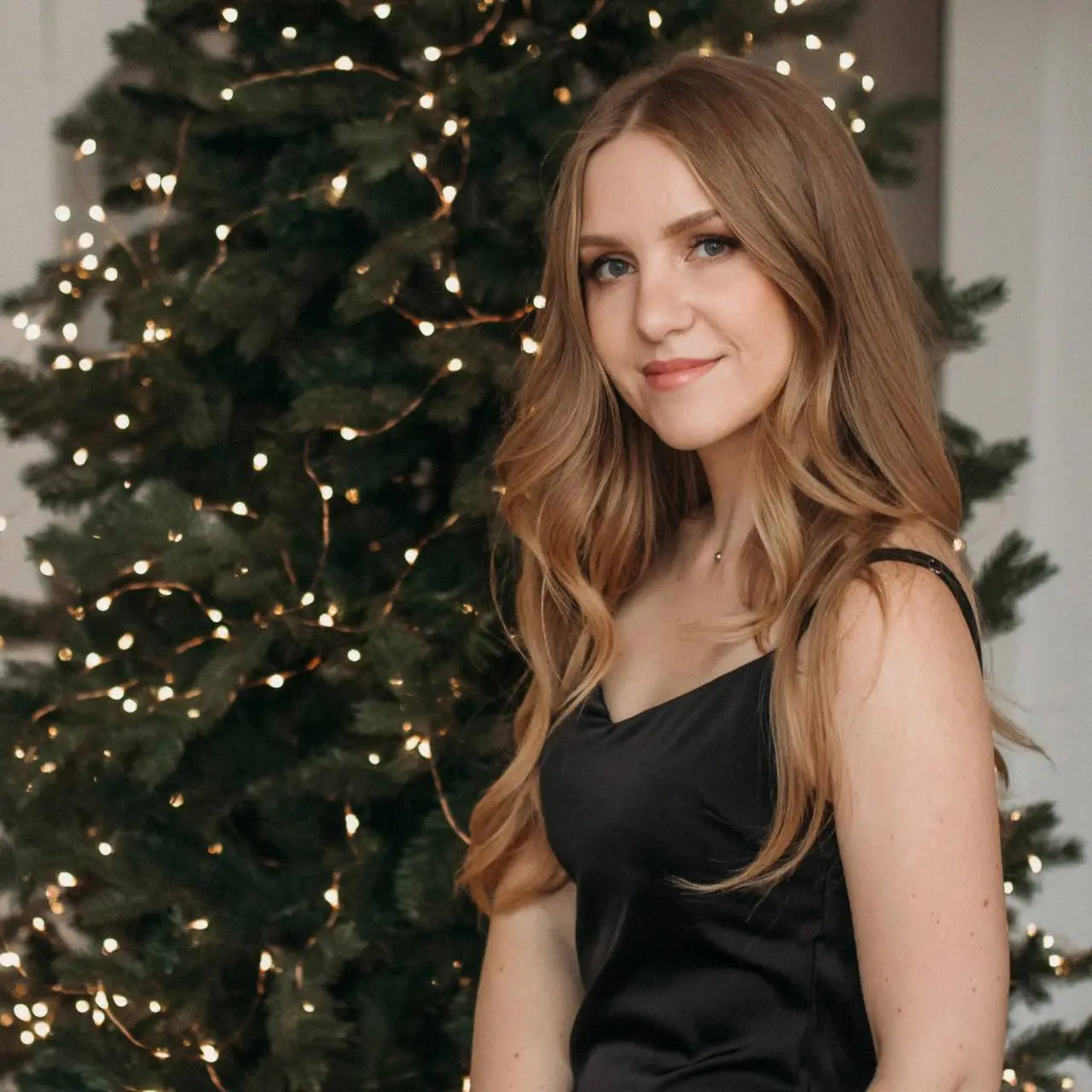 Сегодня мой день 🎂
Именно такой, как всегда бывает перед Новым годом🎄про итоги года и новые желания!
К 35 годам у меня есть всё, что загадывала
❤️ Любимая и любящая семья: муж, замечательный сын и кот... | Сетка — социальная сеть от hh.ru