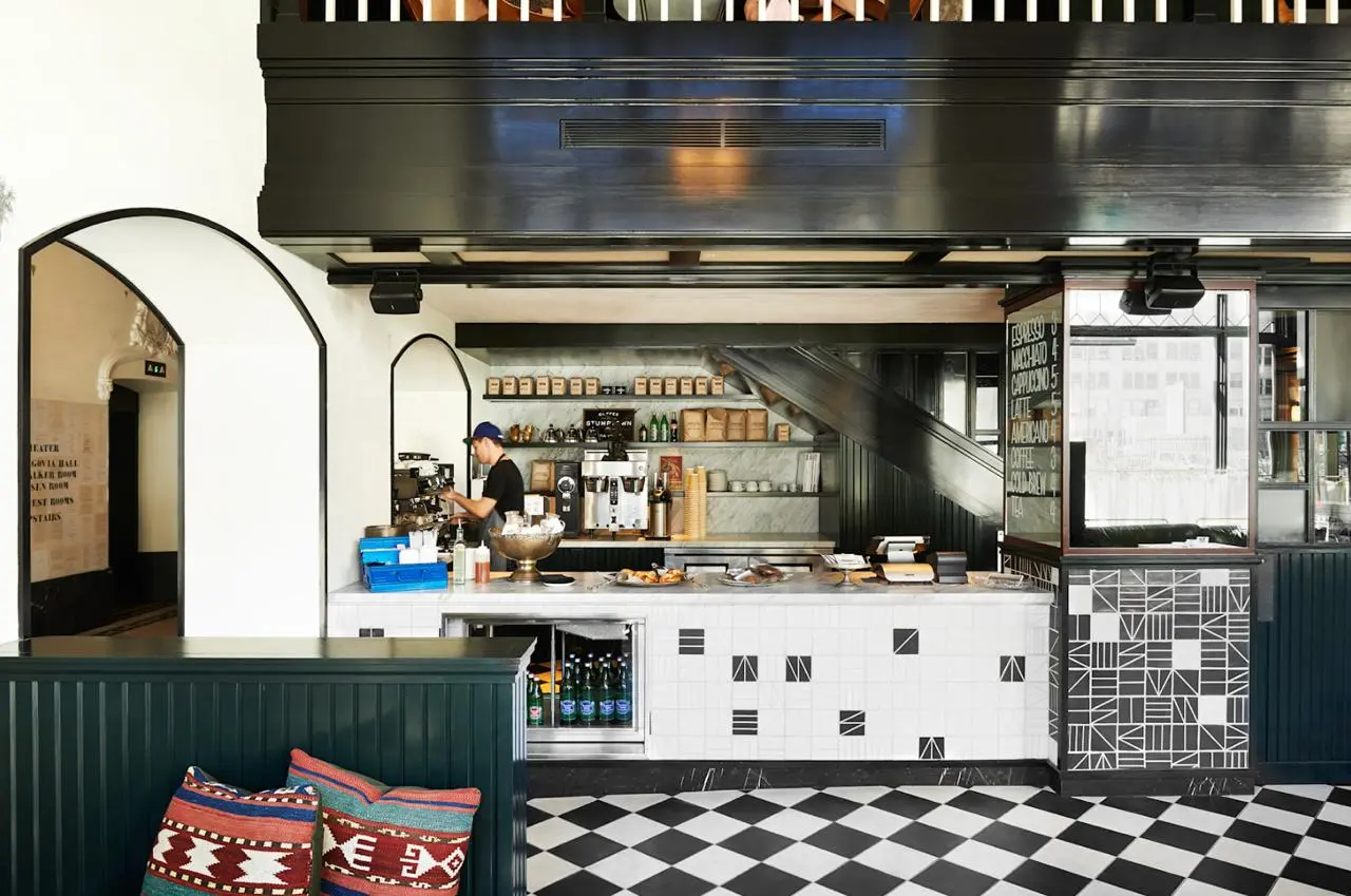 Недавно писала про проекты Ace Hotels — а вот отдельного поста достоин такой эффектный экземпляр в LA Downtown | Сетка — социальная сеть от hh.ru