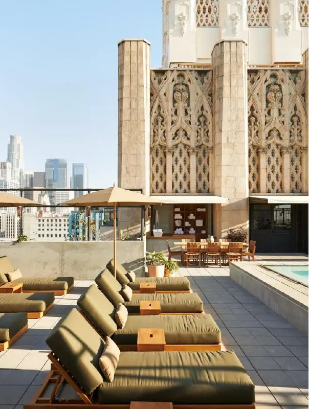 Недавно писала про проекты Ace Hotels — а вот отдельного поста достоин такой эффектный экземпляр в LA Downtown | Сетка — социальная сеть от hh.ru