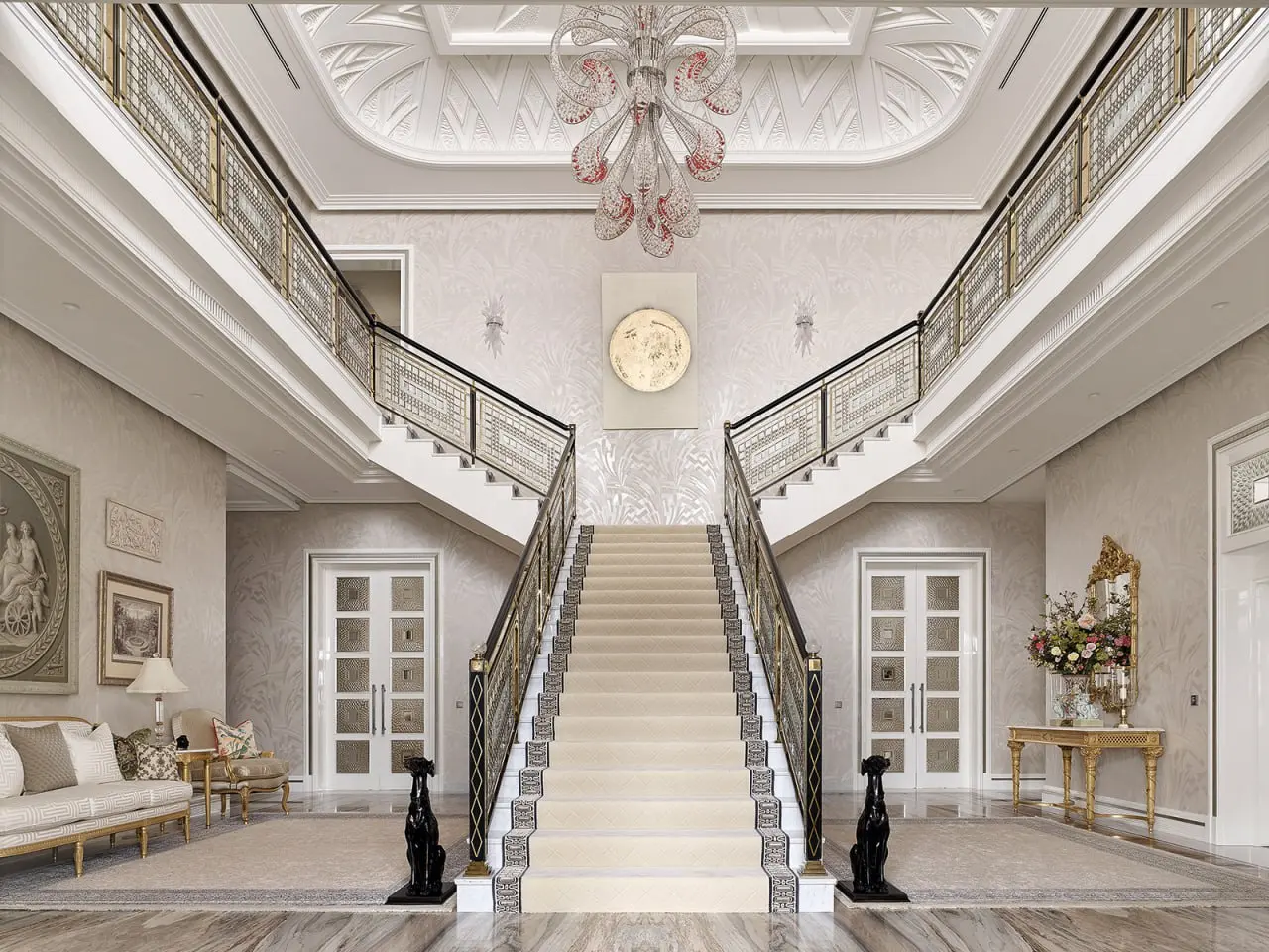 Архитектор Мария Бахарева выступила в роли декоратора огромного загородного дома для своих постоянных клиентов и умудрилась на двух с половиной тысячах квадратных метров погрузиться в дизайн не только... | Сетка — социальная сеть от hh.ru