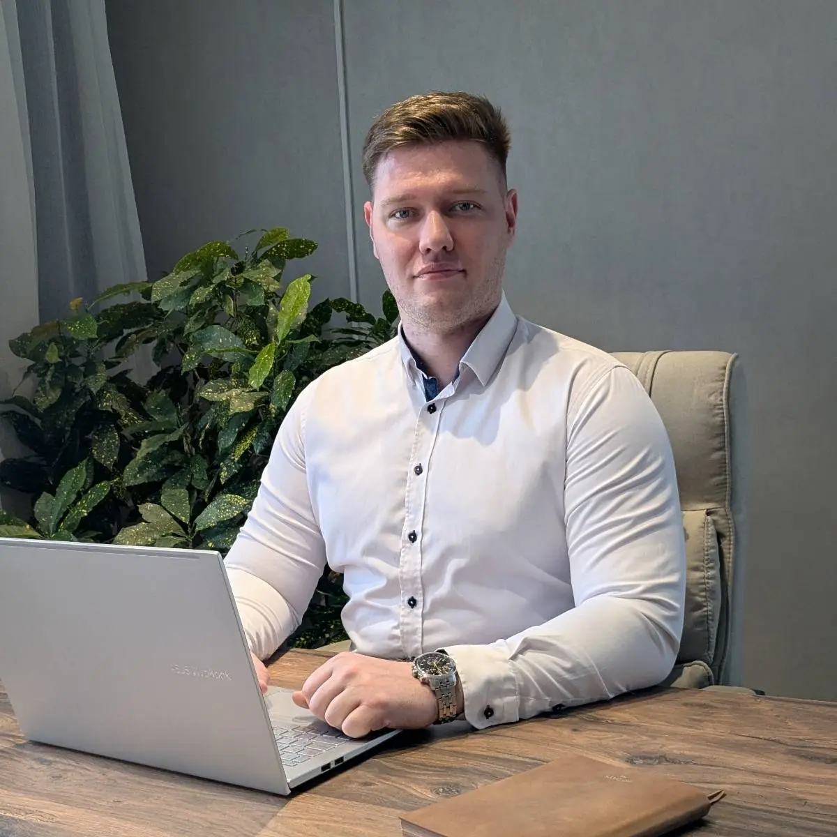 Дмитрий Попов