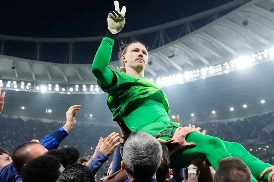 ⚽️Ставропольский вратарь Матвей Сафонов установил уникальное достижение
В финале Межконтинентального кубка в Катаре «ПСЖ» играл с «Фламенго» | Сетка — социальная сеть от hh.ru