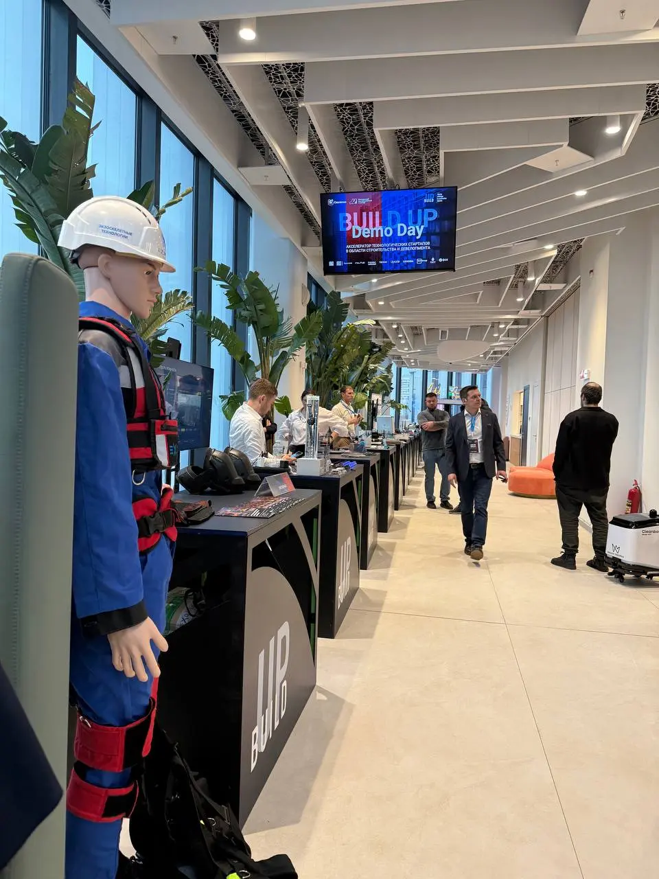 ️⃣Demoday финального акселератора 2025 - BUILD UP️⃣
Наверное, это был самый необычный акселератор по структуре — и при этом один из самых продуктивных по сути | Сетка — социальная сеть от hh.ru