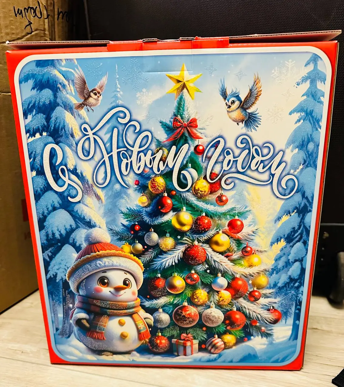 🎄 Новогодние подарки уже стучатся в двери!
Мой супергерой-супруг притащил сыну с работы такой сладкий арсенал, что даже Дед Мороз бы обзавидовался!
Сынуля в восторге — у него теперь есть целый исследо... | Сетка — социальная сеть от hh.ru