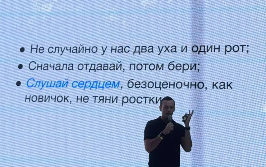 Этот канал — мой черновик 📝
И я всё больше в этом убеждаюсь
Я здесь не рассказываю, как «правильно».
И не делю происходящее на хорошее или плохое | Сетка — социальная сеть от hh.ru