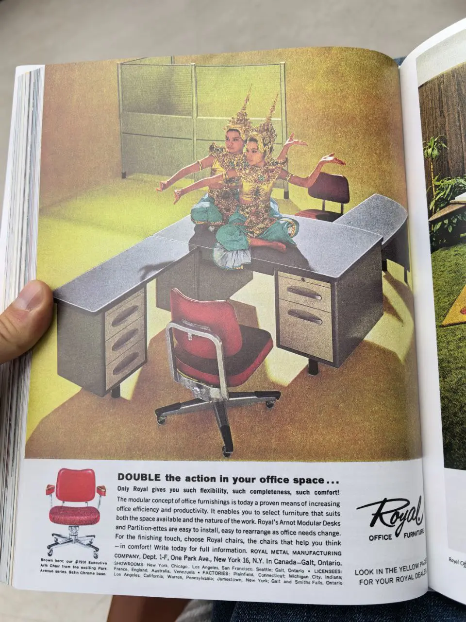 Просто замечательная книга для любого маркетолога или пиарщика! 🤯 Тонна идей для вдохновения или воплощений даже сейчас.
Если вы знаете подобные книги нашего рынка - поделитесь названием! 🙏 | Сетка — социальная сеть от hh.ru