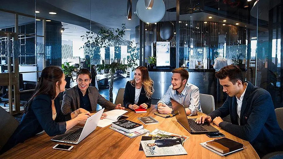 «Из чего сделан бизнес? Гайд по отделам для новичков»
Привет, будущий король (или королева) своего дела! 👑
Когда только начинаешь,кажется, что бизнес — это ты и твоя гениальная идея. А потом.. | Сетка — социальная сеть от hh.ru