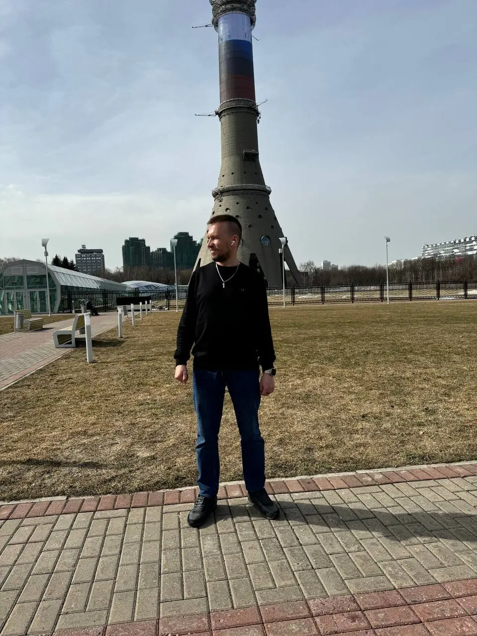 Я ПЕРЕСТАЛ БРАТЬ ДЕНЬГИ ИНВЕСТОРОВ. И ВПЕРВЫЕ ВЫДОХНУЛ.
В 2025 я понял одну неприятную вещь:
большинство «инвесторов» — это не инвесторы, а кредиторы с манией управления | Сетка — социальная сеть от hh.ru