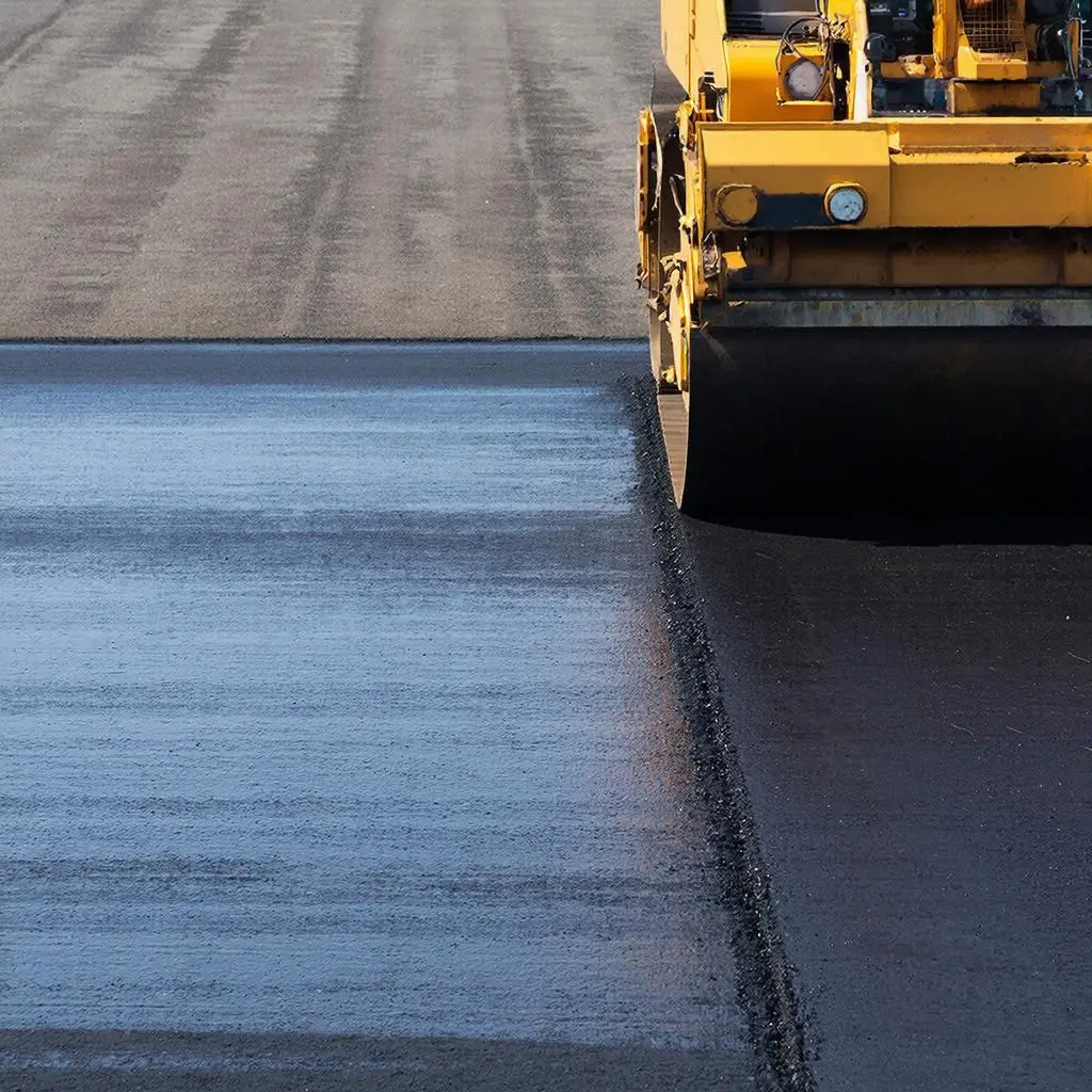 🛣️Инновационный асфальт с пластиковыми отходами разработан в Ставрополе
Учёный Дмитрий Воробьёв запатентовал новый состав асфальтобетона, в котором в качестве добавки к битуму используются переработан... | Сетка — социальная сеть от hh.ru