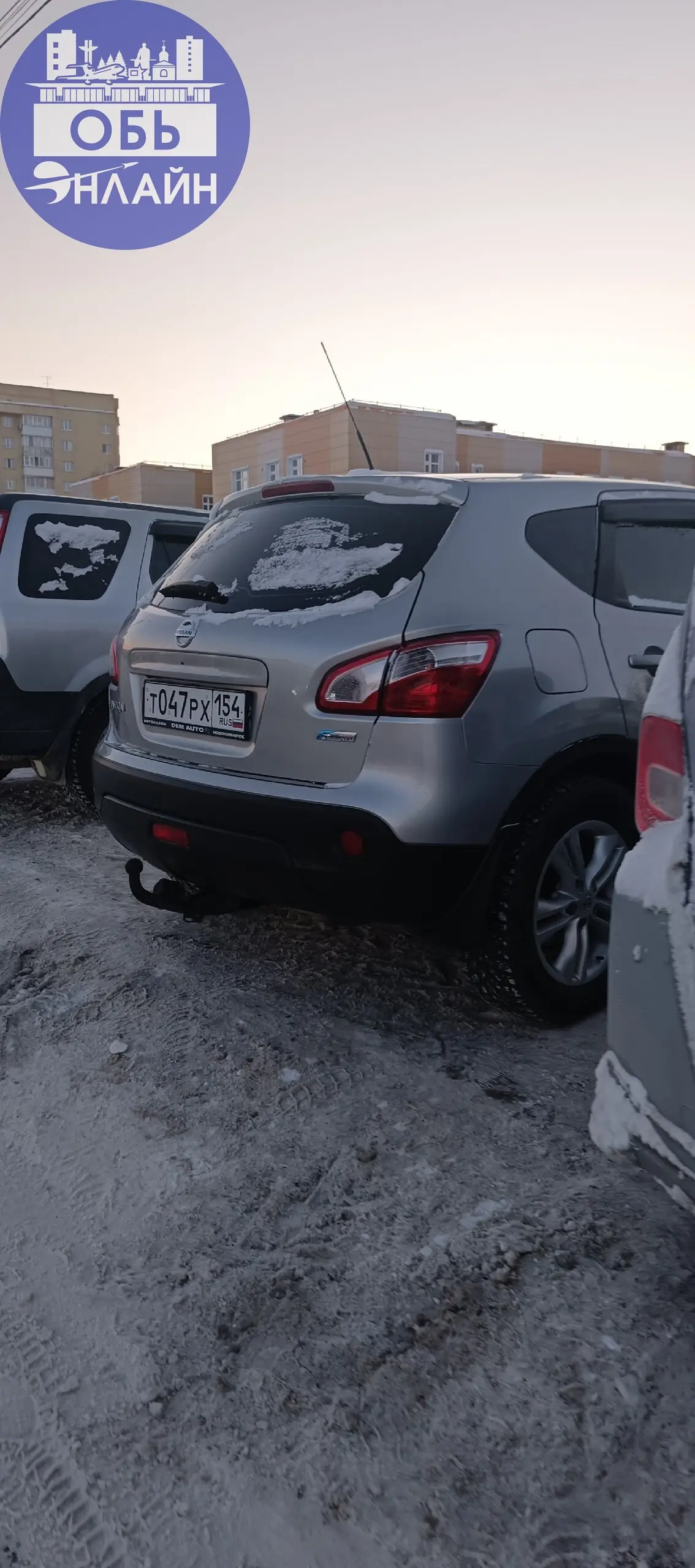 ↗ Я паркуюсь как...... Ну слов нет, мало того заставляют все парковки в геодезии, так теперь и тротуары полезли. Осталось параллельно в остановочном павильоне припарковаться, ну а что.. | Сетка — социальная сеть от hh.ru