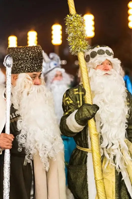 🌲Где встретить Новый год в Москве
31 декабря 22:00-02:30
В новогоднюю ночь ВДНХ превратится в сказочный маршрут с фотозонами и праздничными огнями
В программе прогулка по украшенной Центральной аллее,... | Сетка — социальная сеть от hh.ru
