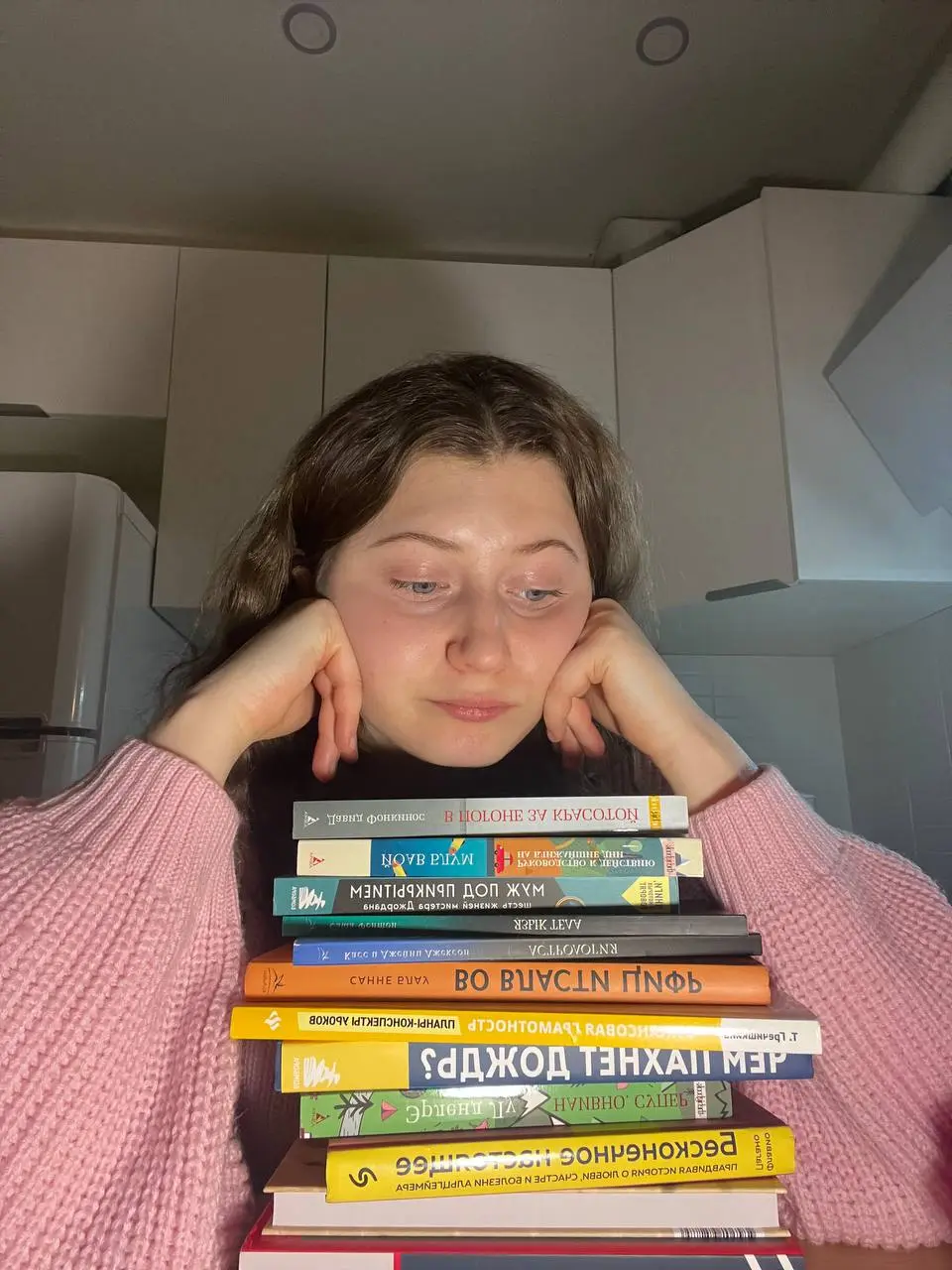 вчера забрала большой заказ книжек, а сегодня уже дочитала одну из них 😮‍💨
Книга Карстена Хенна «Служба доставки книг»
это трогательная история о пожилом доставщике книг Карле Кольхоффе, который меняе... | Сетка — социальная сеть от hh.ru