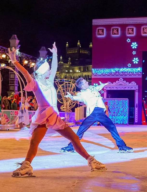 ⛸ Ледовое шоу «Композиторы» на площади Революции
26 декабря 16:00–20:15
В рамках доброй традиции проекта «Зима в Москве» на катках фестивальных площадок вновь пройдут ледовые шоу с участием лучших фиг... | Сетка — социальная сеть от hh.ru