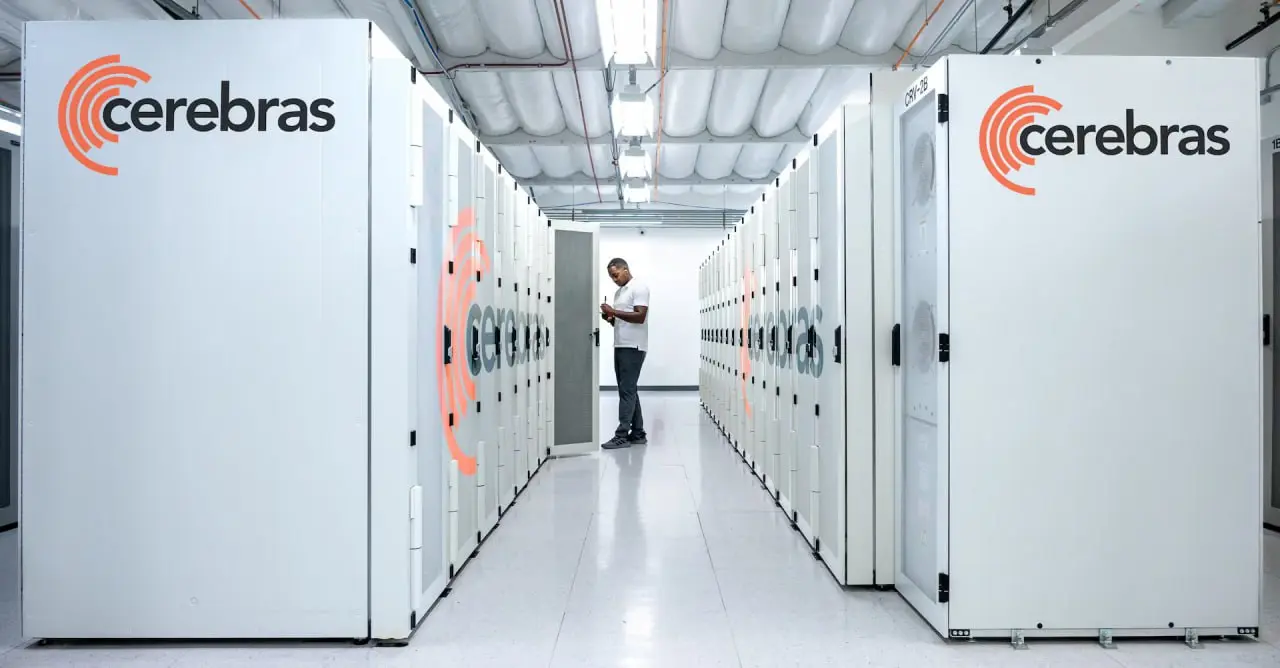 🚀 Cerebras идёт на IPO в начале 2026 года
Производитель AI‑чипов Cerebras (конкурент Nvidia) делает чипы для тяжёлых AI‑нагрузок и пытается откусить долю рынка у Nvidia, работая с крупными клиентами у... | Сетка — социальная сеть от hh.ru