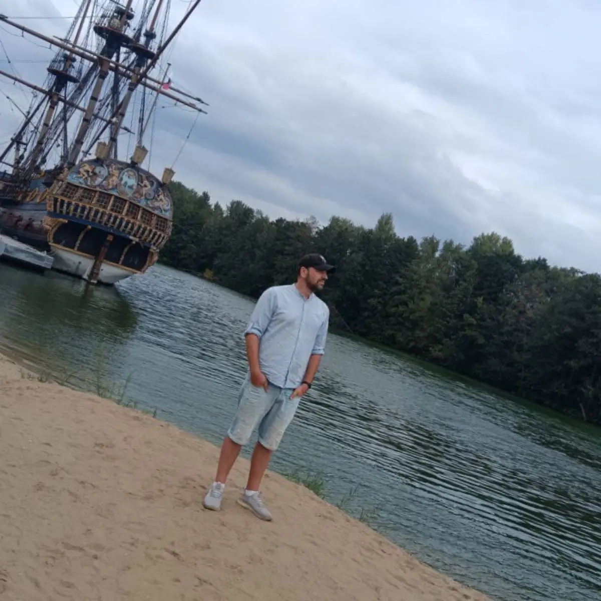 Александр Баринов