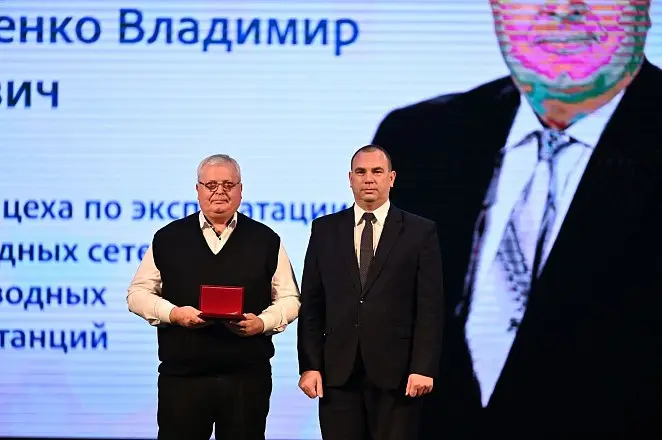 🥇Звания «Заслуженный работник ЖКХ РФ» удостоен начальник цеха водоснабжения Росводоканал Краснодар
⚡️Владимиру Захарченко присвоено высокое звание Указом Президента России Владимира Путина | Сетка — социальная сеть от hh.ru