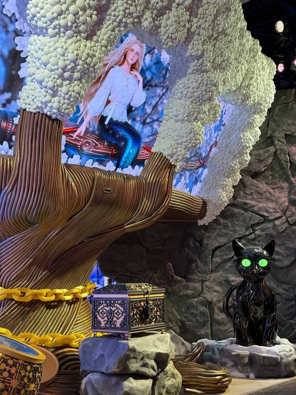 #афиша #вторник #23декабря
❄️Афиша мероприятий в Москве
на 23 декабря
Выставки:
🔹Бесплатная волшебная выставка «Другая песенка»
📍ул | Сетка — социальная сеть от hh.ru