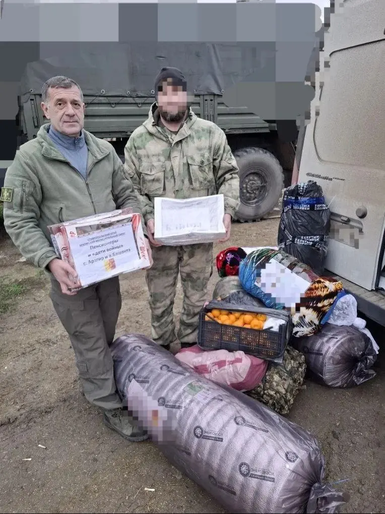 Дед Мороз передал предновогодние гостинцы нашим бойцам от неравнодушных ставропольцев🎅🏻
Делегация Арзгирского округа продолжает поддерживать наших защитников на передовой | Сетка — социальная сеть от hh.ru