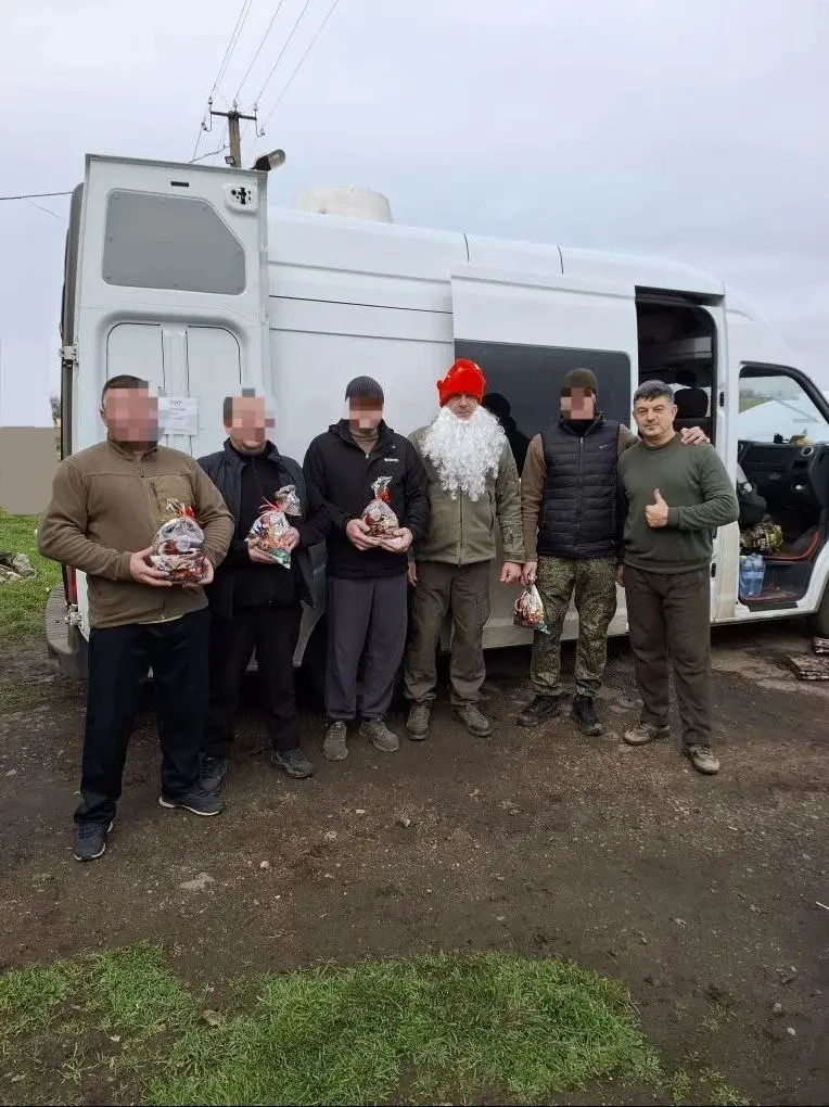 Дед Мороз передал предновогодние гостинцы нашим бойцам от неравнодушных ставропольцев🎅🏻
Делегация Арзгирского округа продолжает поддерживать наших защитников на передовой | Сетка — социальная сеть от hh.ru