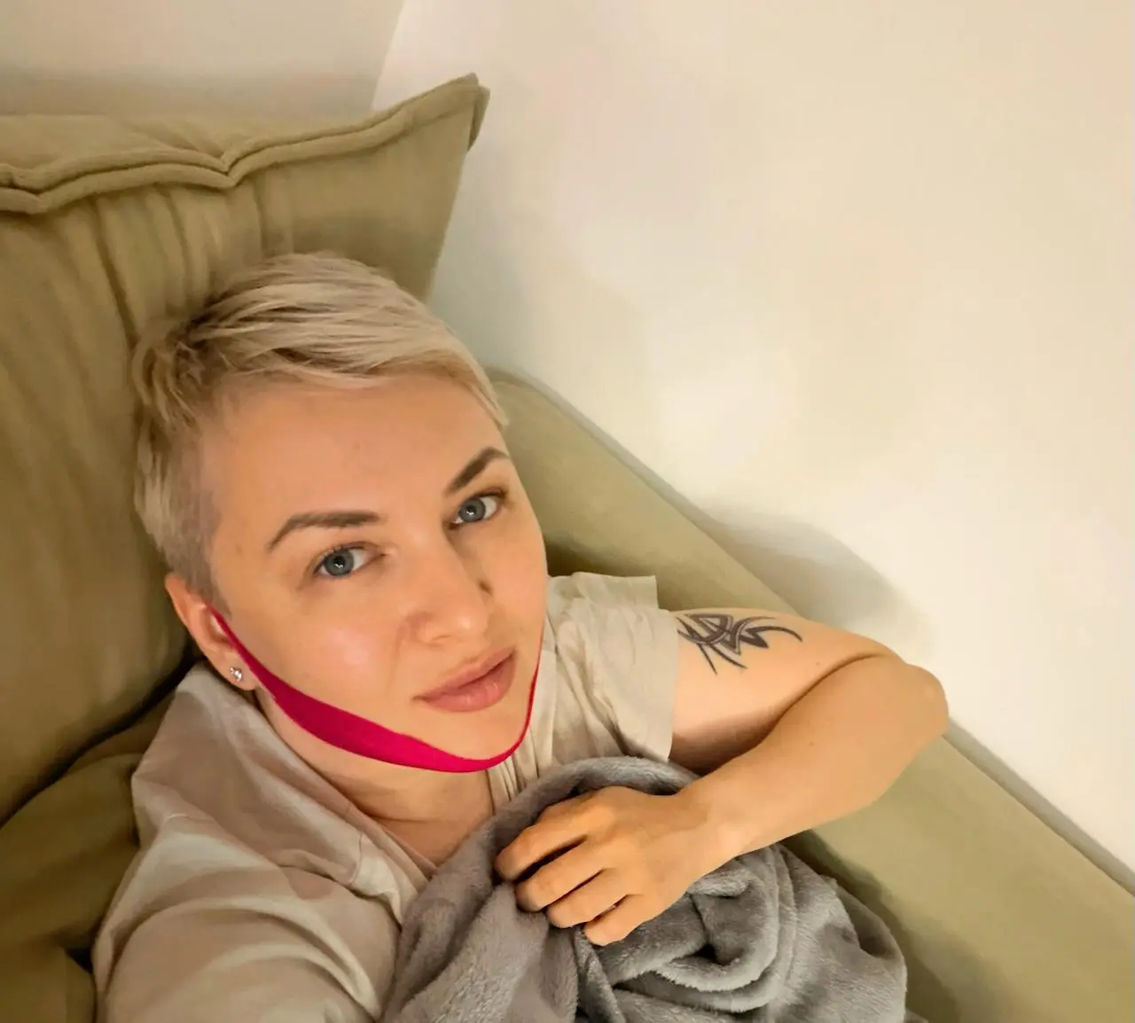 23 декабря – оценка дня 4/10
Сначала не могла ничего делать из-за мигрени, а потом просто уже было лень (в принципе, после мигрени в норме такие отходняки) | Сетка — социальная сеть от hh.ru