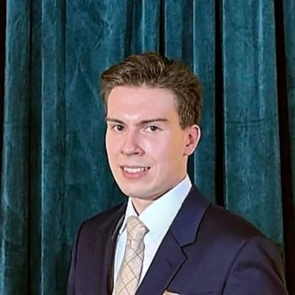 Владислав Салов | Сетка — социальная сеть от hh.ru