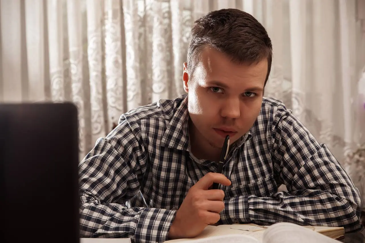 Друзья, перед Новым годом традиционно сажусь и работаю с целями.
Делаю это не первый раз — с 2019 года, по методологии, которую когда-то подсмотрел у людей с реально большим масштабом мышления | Сетка — социальная сеть от hh.ru