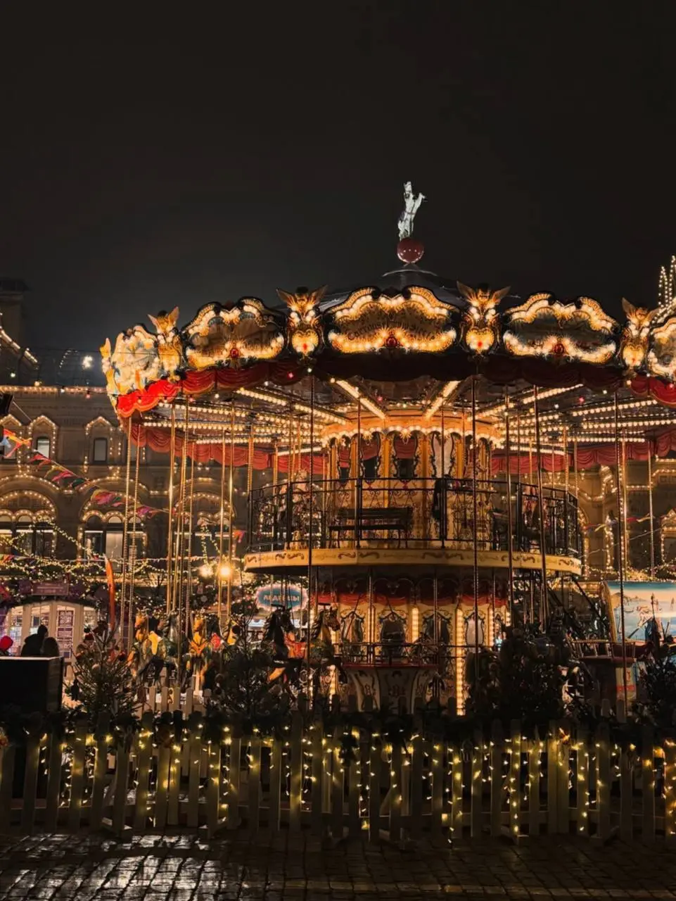 #афиша #среда #24декабря
❄️Афиша мероприятий в Москве
на 24 декабря
Активный отдых:
🍊Бесплатно покататься на коньках
📍ГУМ-каток
🍊Бесплатно покататься на каруселе в центре Москвы
📍У метро Площадь Револ... | Сетка — социальная сеть от hh.ru