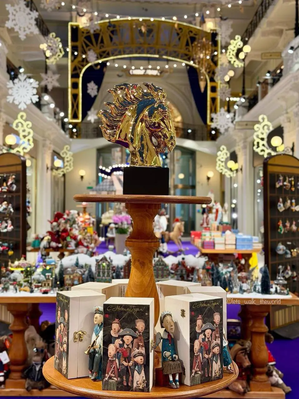 #афиша #среда #24декабря
❄️Афиша мероприятий в Москве
на 24 декабря
Активный отдых:
🍊Бесплатно покататься на коньках
📍ГУМ-каток
🍊Бесплатно покататься на каруселе в центре Москвы
📍У метро Площадь Револ... | Сетка — социальная сеть от hh.ru