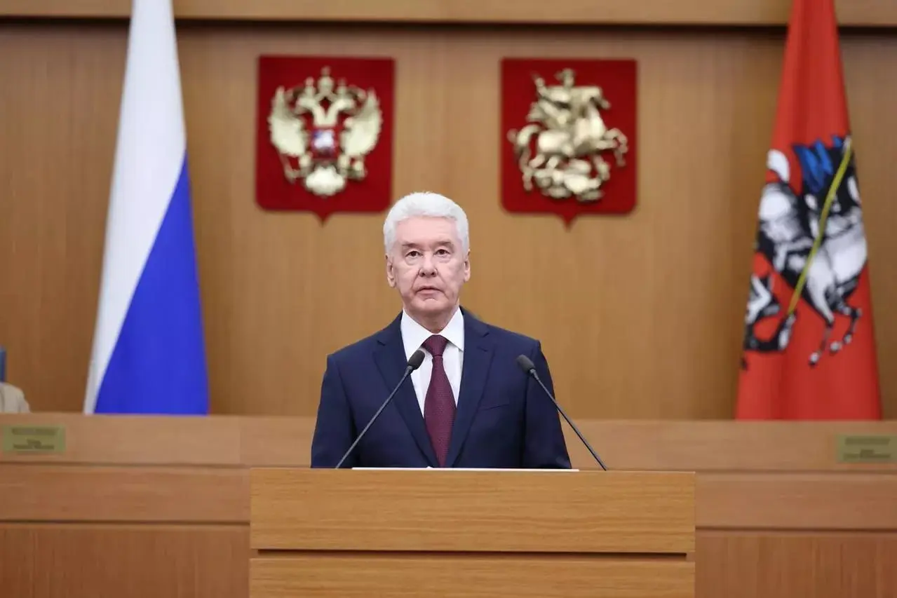 ⏺ Собянин рассказал о результатах эксперимента по учету мигрантов в Москве через приложение Амина
По словам мэра Москвы, приложение установили более 1 млн человек | Сетка — социальная сеть от hh.ru