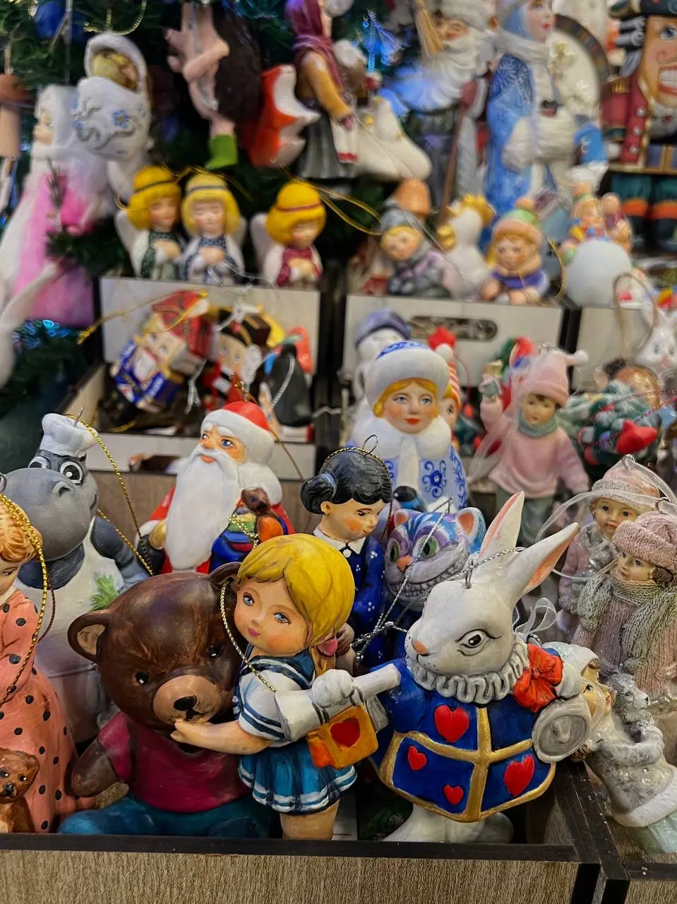 Ярмарка на Красной площади обязательна к посещению 🎠
не упускаю момента кринжово сфотографироваться с какими-то статуями и потанцевать (?)
так помимо прочего и с дружочком Робертом увиделись)
а еще бе... | Сетка — социальная сеть от hh.ru