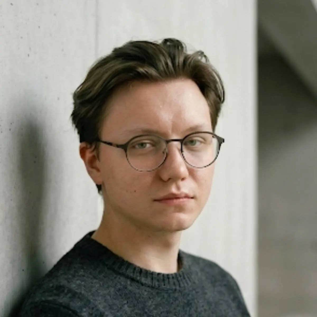 Владислав Наумов