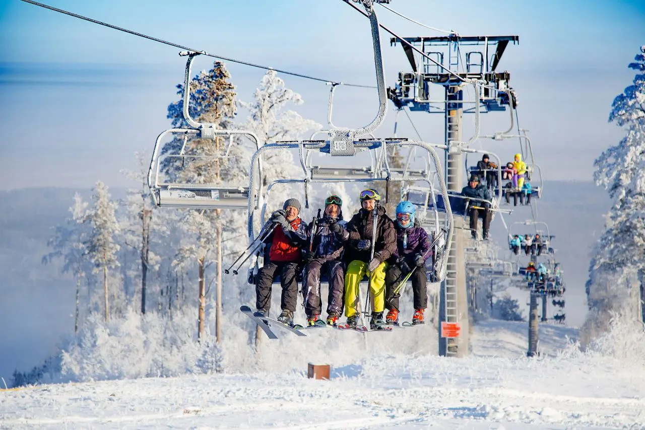 🎿 Начнем 2026 год активно! ❄️
1 января едем кататься на Танай с инструктором — пока другие отсыпаются после праздников, мы встретим первый день нового года в движении и с отличным настроением 💪✨
Кто н... | Сетка — социальная сеть от hh.ru