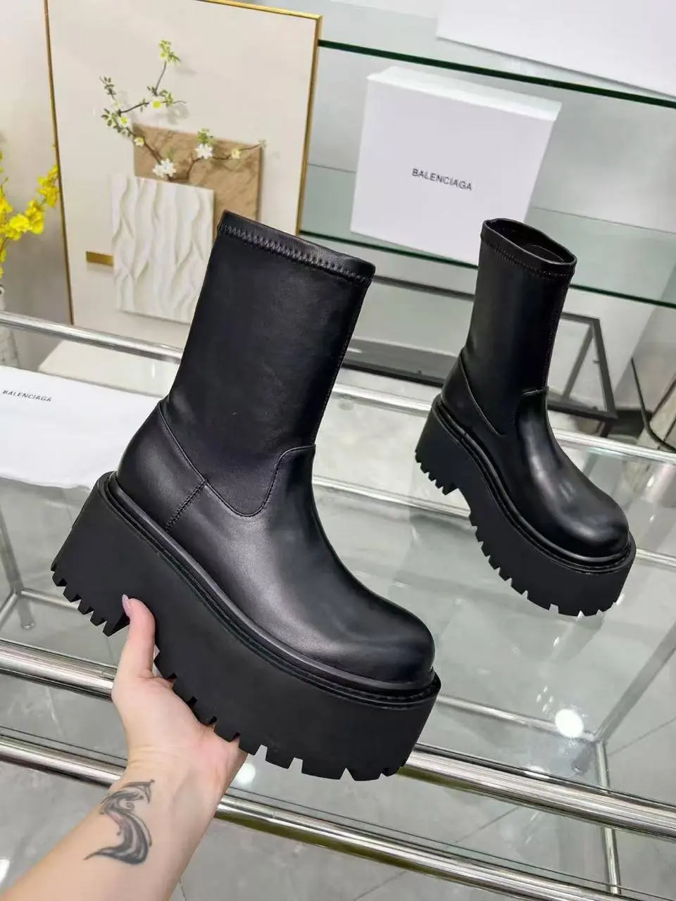 ✔️Премиум
✔️В наличии 36-41 размеры
✔️Цена 13.500₽
✔️Доставка-примерка по Москве
✔️ +7 (968) 431-64-42
✔️Отправка в регионы ✈️ в этот же день | Сетка — социальная сеть от hh.ru