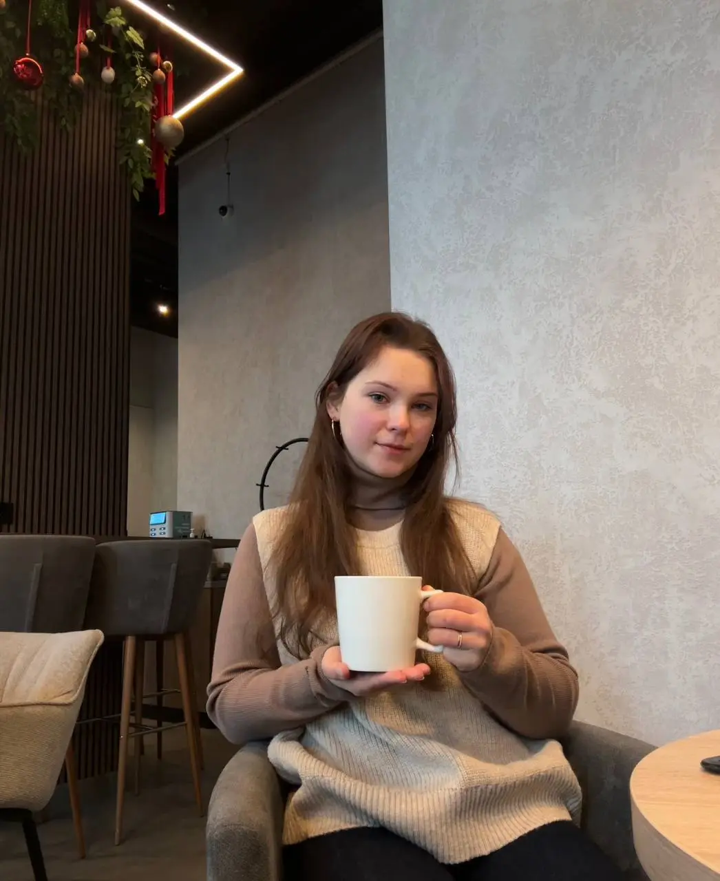 ​​как перестать заедать стресс 🥐
целый день «держалась», считала КБЖУ, а вечером — будто срывает тормоза? а потом лежите и корите себя, чувствуя себя слабой и ни на что не годной.
я была там | Сетка — социальная сеть от hh.ru