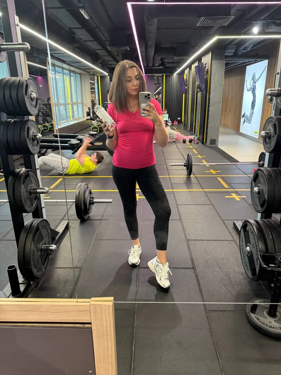 Хожу на спорт 3 раза в неделю (по плану). По факту: не всегда так получается 😅
Сегодня была последняя тренировка в этом году. И честно: я терпеть не могу заниматься спортом | Сетка — социальная сеть от hh.ru