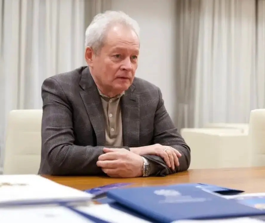 Глава Минстроя России Ирек Файзуллин провел совещание по вопросам развития технологий жилищного строительства
В обсуждении приняли участие директор по девелопменту компании MR Group Виктор Басаргин и ... | Сетка — социальная сеть от hh.ru