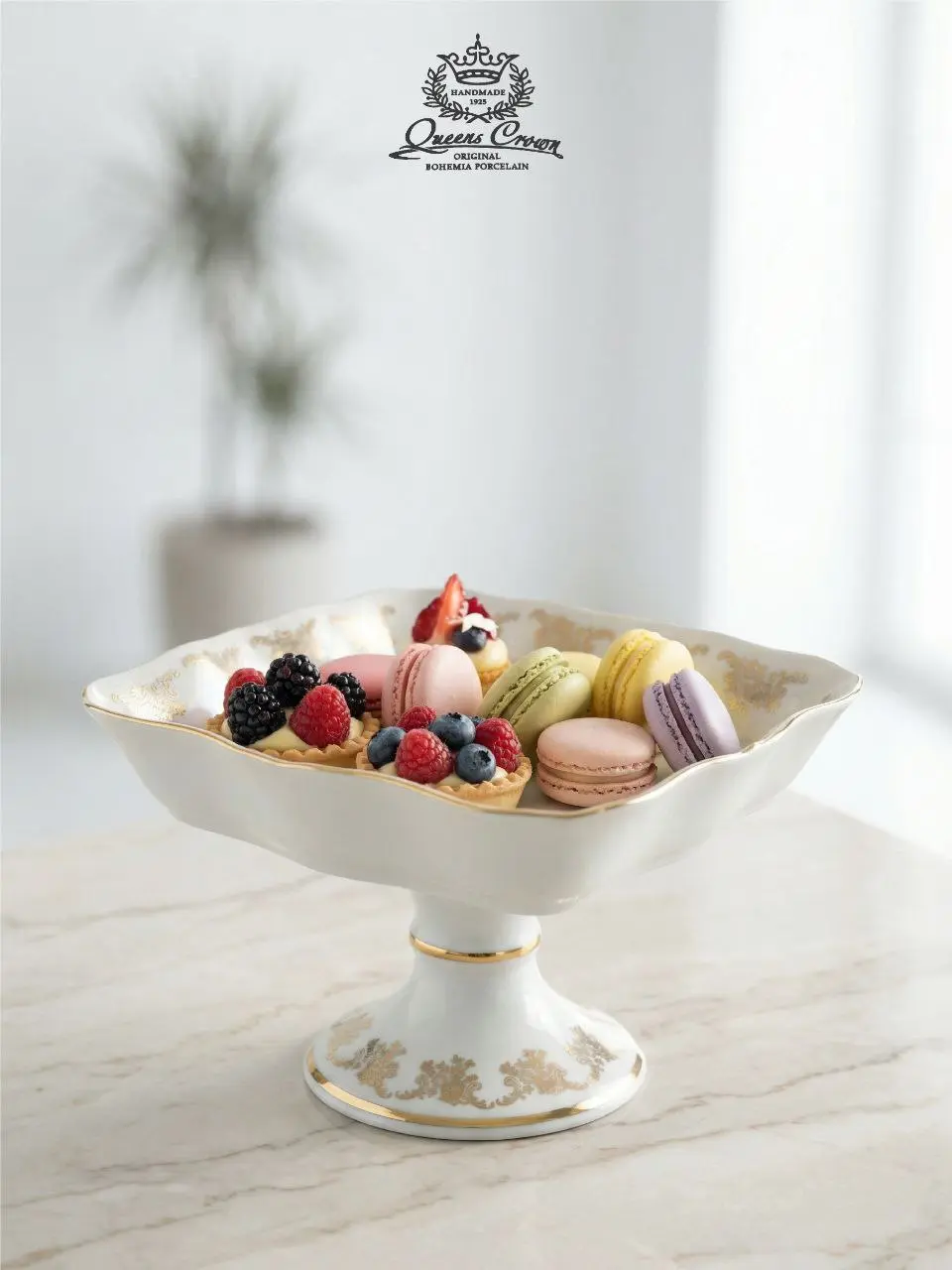 🍴 Вот так выглядит готовая карточка товара для ВБ и Озон для конфетницы из фарфора.
Создана совмещением живой сьемки товара и нейросетей | Сетка — социальная сеть от hh.ru