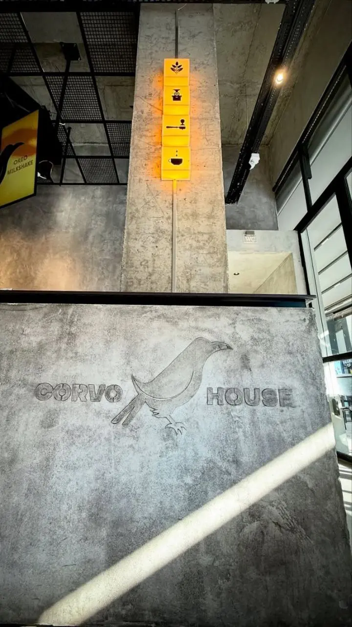 🌟 Нашла креативный и практичный фирменный стиль турецкой кофейни Corvo House в Измире | Сетка — социальная сеть от hh.ru