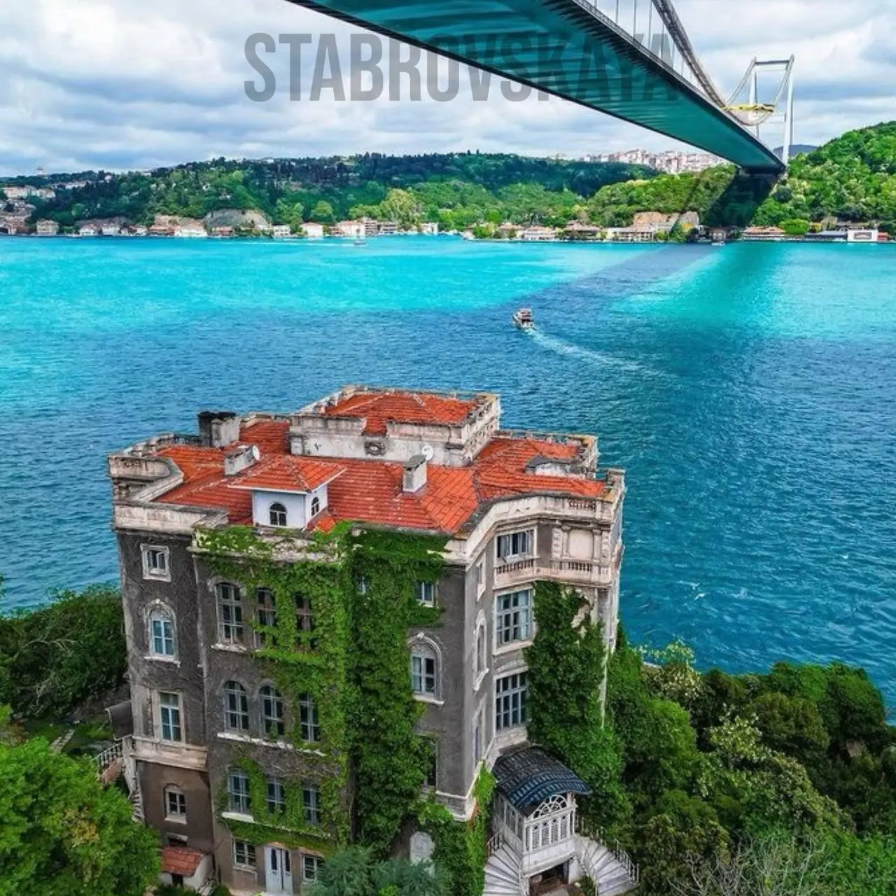 Самый дорогой дом в Турции
Это исторический особняк Зеки-паши (Zeki Paşa Yalısı) на Босфоре в Стамбуле, который неоднократно выставлялся на продажу, а его последняя цена оценивалась в 10 миллиардов ту... | Сетка — социальная сеть от hh.ru