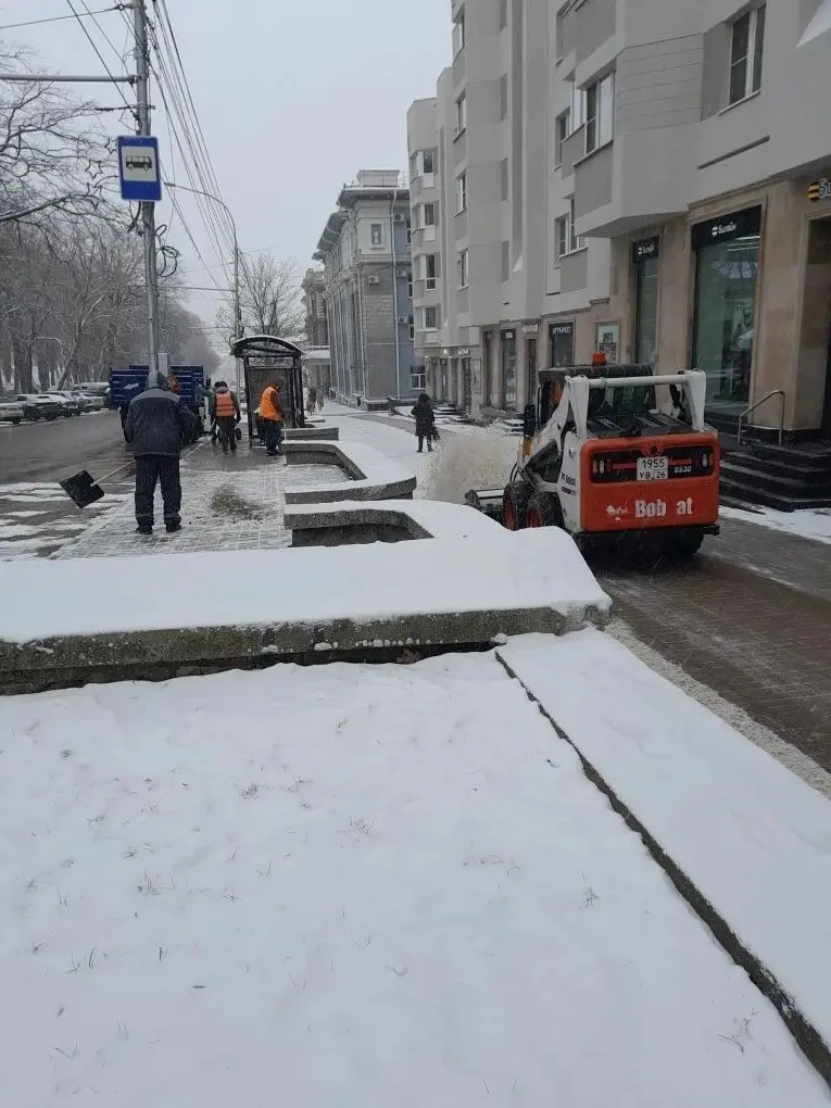Снежный день получился сегодня в Ставрополе
Всю ночь и раннее утро коммунальщики проводят очистку и обработку улиц города, чтобы обеспечить безопасность на улицах и тротуарах для жителей и гостей крае... | Сетка — социальная сеть от hh.ru