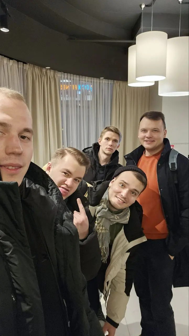 Что интересного было в 2025 году
Если честно, не очень люблю публично делиться своими новостями. Жизнь на то и личная :)
Под конец года очень устал, даже на сообщения не хочется отвечать | Сетка — социальная сеть от hh.ru
