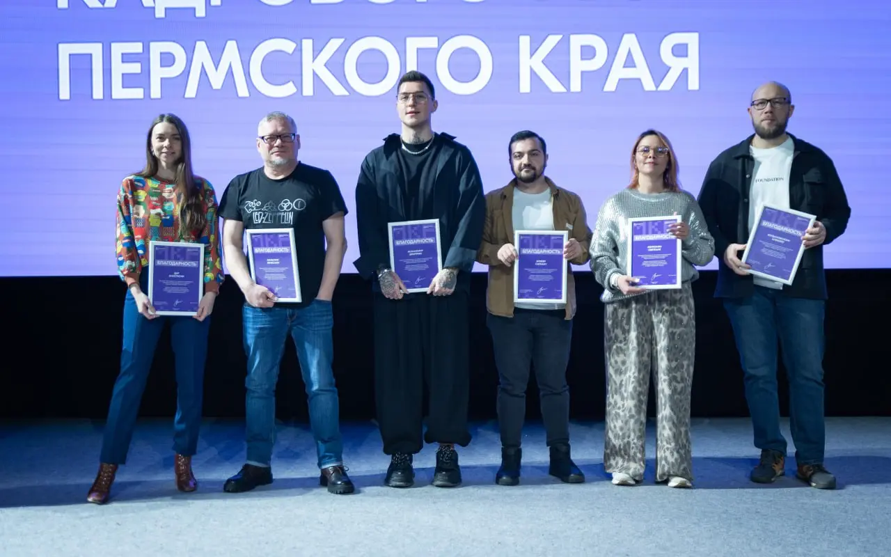 Пост из серии #HRмаркетологединорог
Про факты, логику и почему этот вектор для меня не случайный 😎
За 14 лет в маркетинге и коммуникациях я не раз корректировала свой путь:
🟣уходила из найма на фрилан... | Сетка — социальная сеть от hh.ru