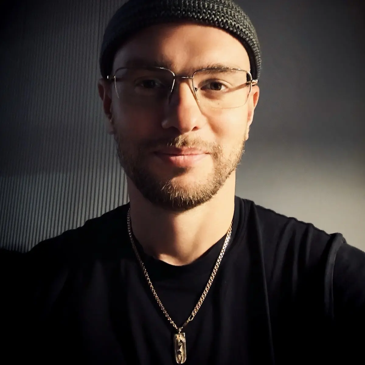 Антон Довженко