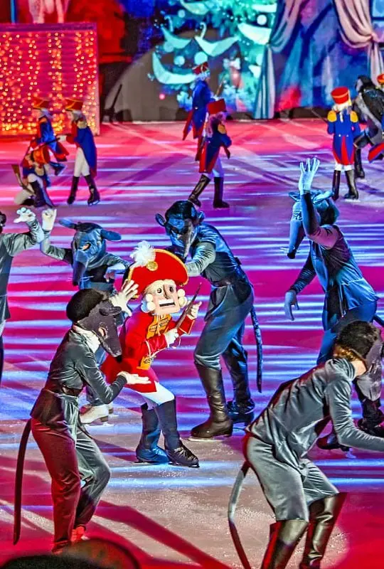 ❄️ Бесплатные ледовые шоу Татьяны Навки и Петра Чернышёва
⛸2-11 января в 18:30 — «Композиторы детям»
⛸2-10 января в 16:15; 11 января в 16:15, 18:30 — «Маша и медведь»
⛸1 января в 15:00, 16:30, 18:00, ... | Сетка — социальная сеть от hh.ru