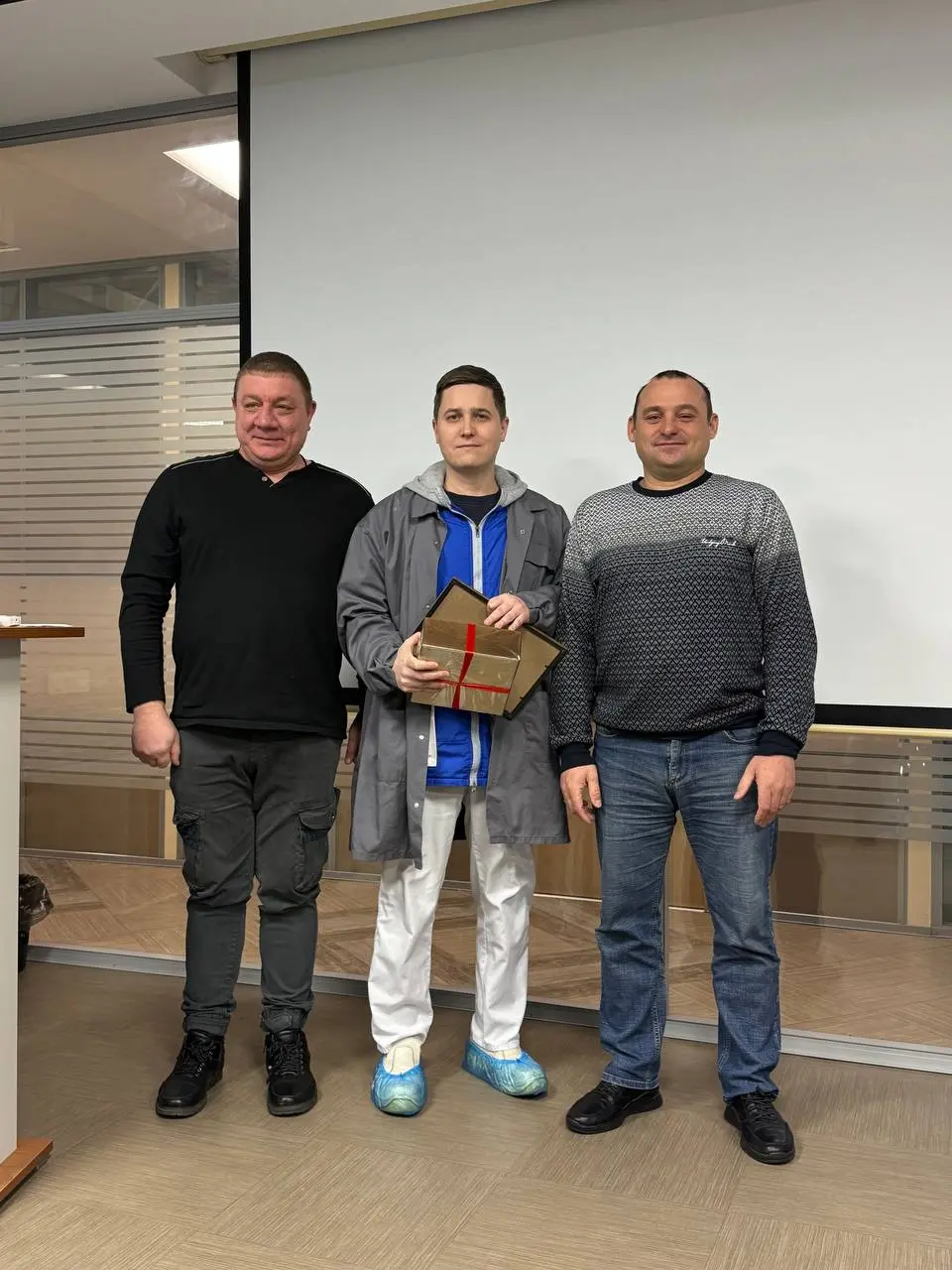 Лучший сотрудник года: поздравляем наших героев 🏆
Результат работы компании — это всегда сумма усилий сотен людей на разных позициях | Сетка — социальная сеть от hh.ru