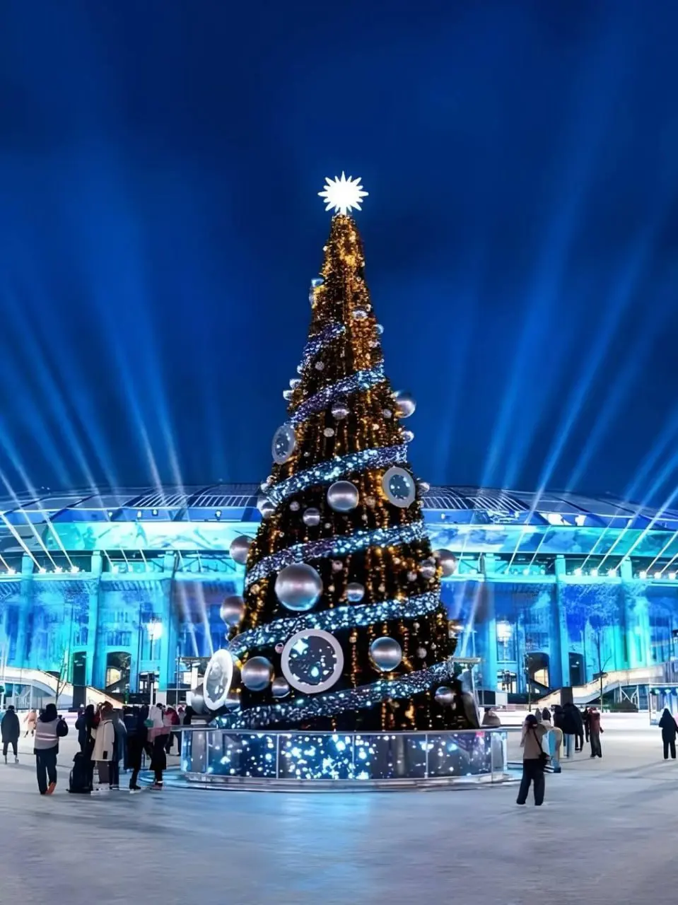 ⛸Как будет работать каток «Лужники» в новогодние праздники
31 декабря 2025 года
❄️1 сеанс — 09:30-11:30
❄️2 сеанс — 12:30-15:00
❄️3 сеанс — 16:00-18:30
❄️4 сеанс — 19:30-22:00
Новогодний сеанс 23:00-0... | Сетка — социальная сеть от hh.ru